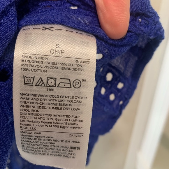 Gap | Flowy sleeveless top - Picture 3 of 5